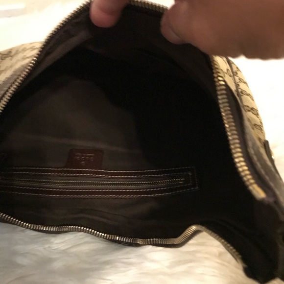 GUCCI Crescent Half Moon Hobo Bag Retailed @$995 - Picture 7 of 16